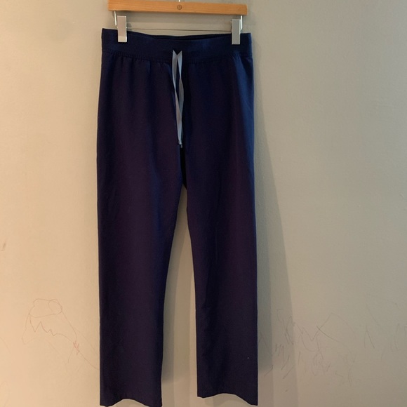 Figs Livingston Scrub Bottoms - Picture 4 of 6